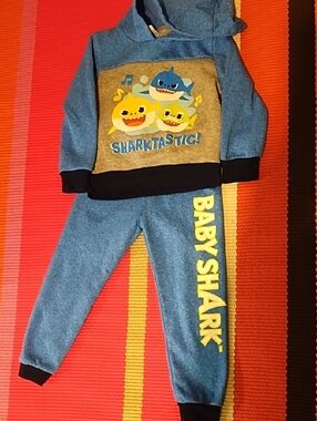 Baby Shark Kids Blue Hooded Matching Set - Baby Shark EUC 4T.